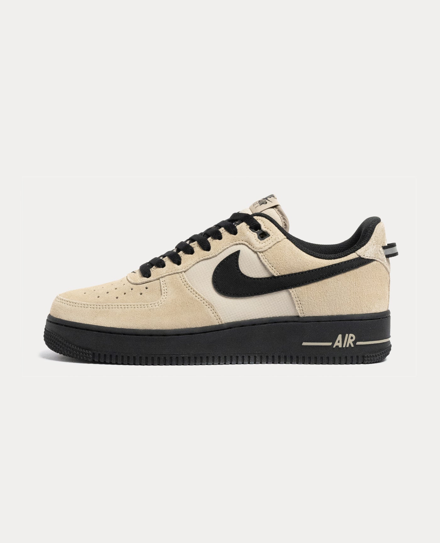 Nike Air Force 1 07 LV8